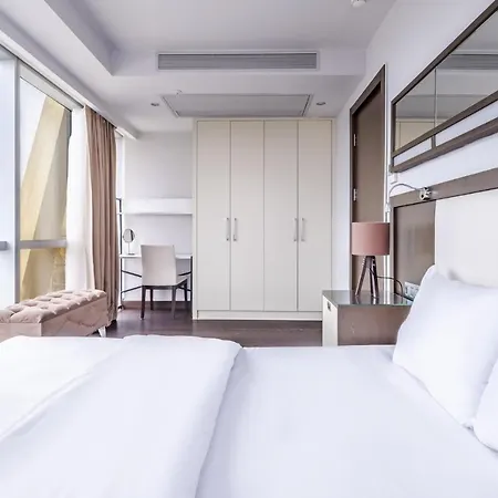 Sleek Flat In Maltepe